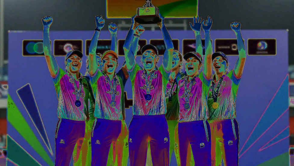 আইএলটি২০ সূচির ৩৪ ম্যাচ: শিশির, এনওসি আর চার ওভারের অলরাউন্ডার—যে তিন সংকেত কেউ পড়ছে না